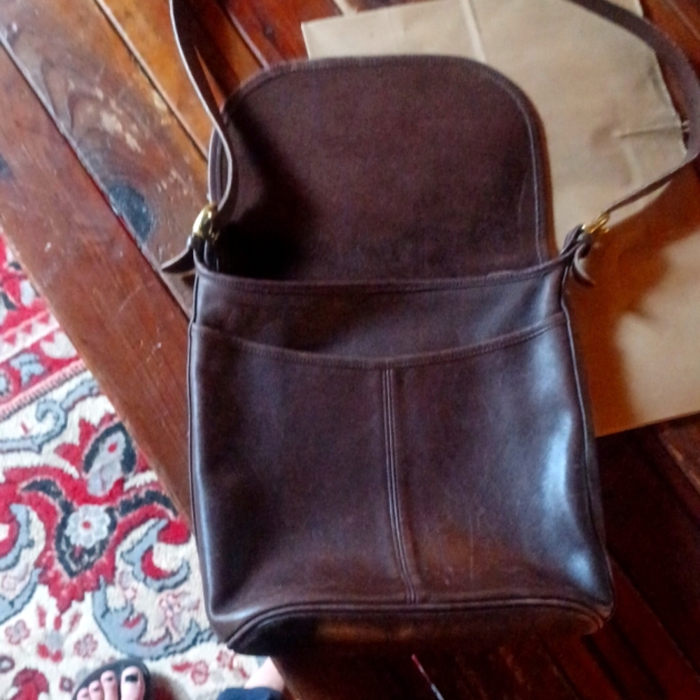 Brown Coach Crossbody D-6H-4115